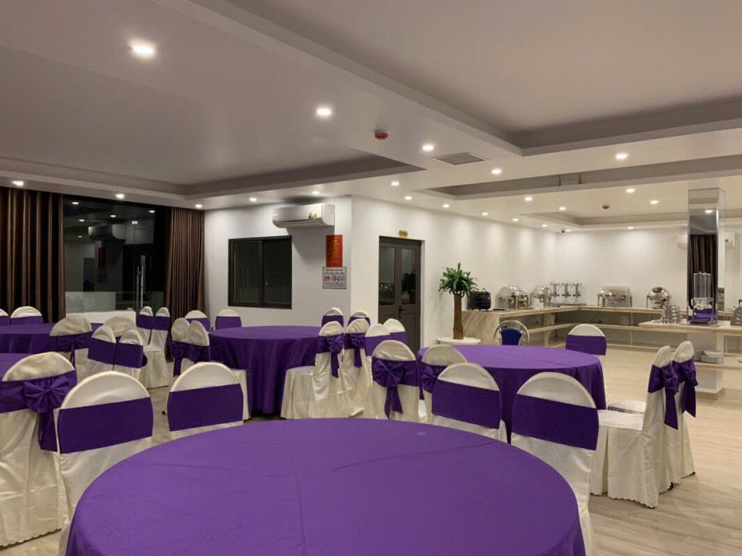 Khách sạn Chân Quê